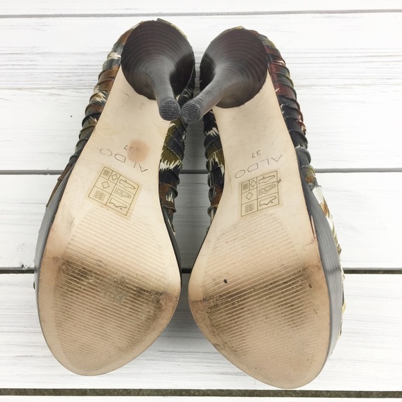 Aldo Printed Ikat Aztec Olive Platform Heels 7 - Picture 6 of 8